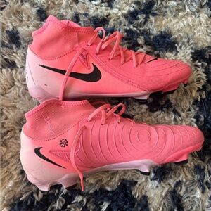 Nike Phantom Luna Pink Soccer Cleats